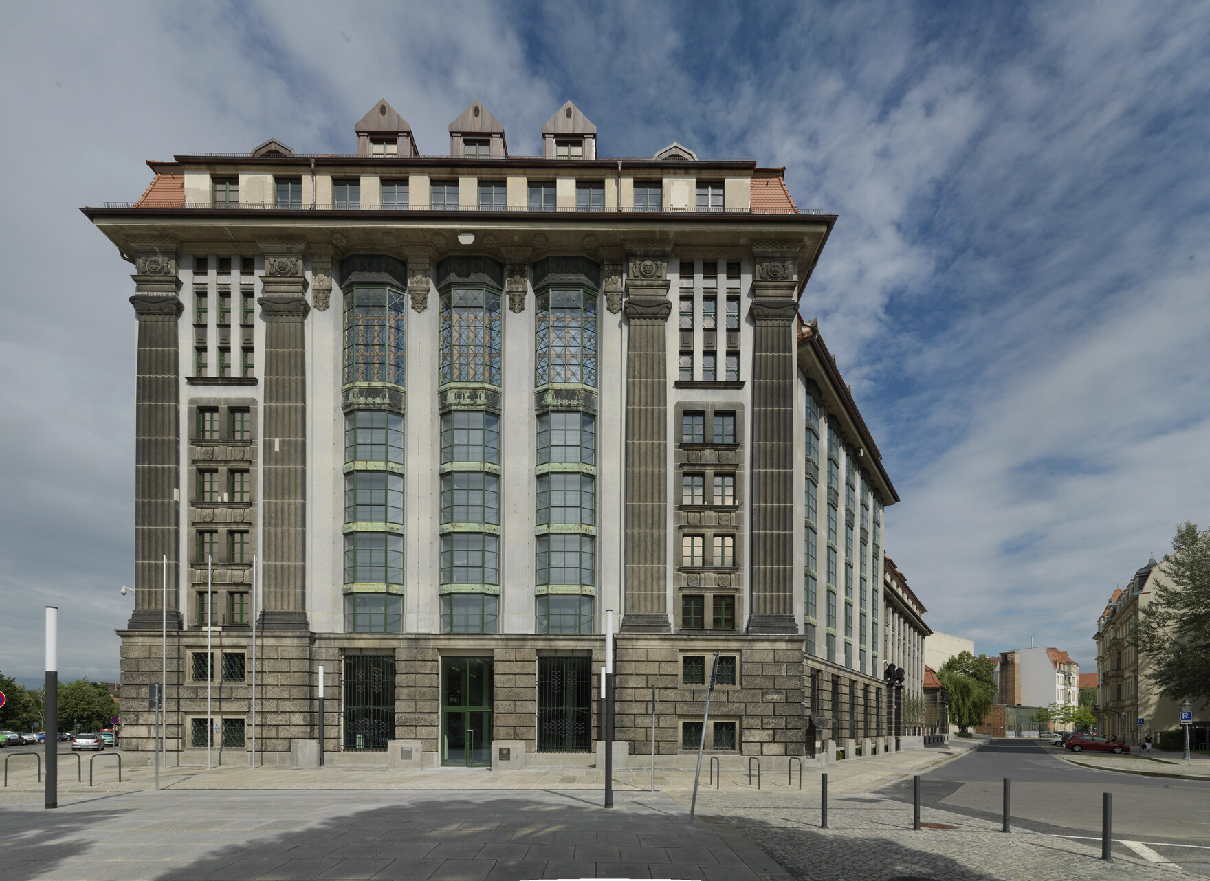Gebäudeansicht des Hauptstaatsarchivs Dresden